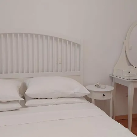 Kline Center Apartman *