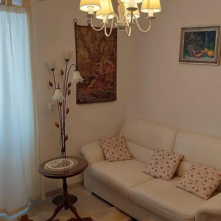 Kline Center Apartment